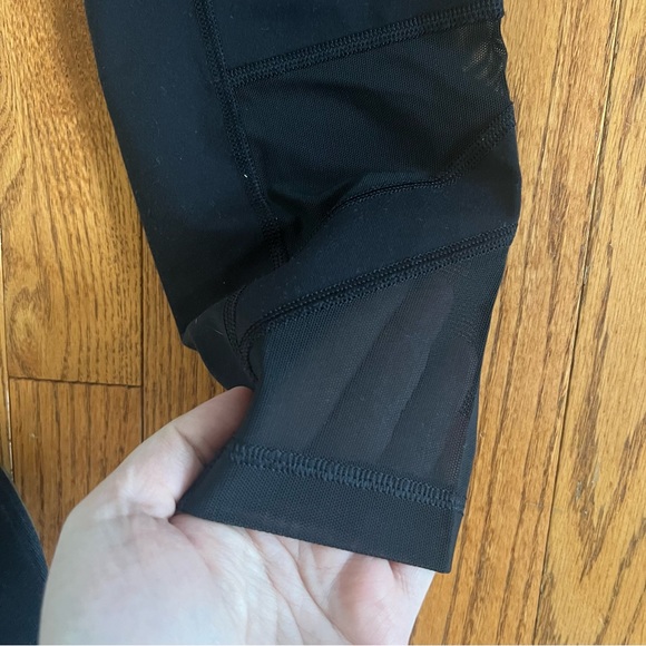 Black Lulu Lemon Leggings with See-Thru Pattern. - Picture 4 of 5